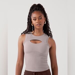 Popflex peekaboo crew tank - smoky taupe, size M